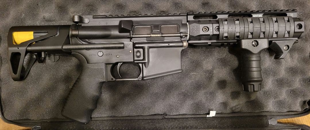 ガスブロM4A1 ブラック ケース付き