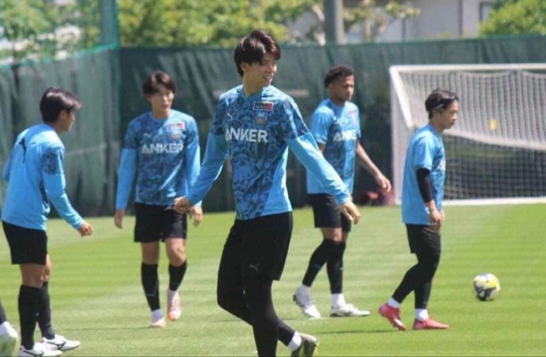 サッカー 川崎フロンターレ 2025　長袖　支給品　練習着　フルスポンサー 新品