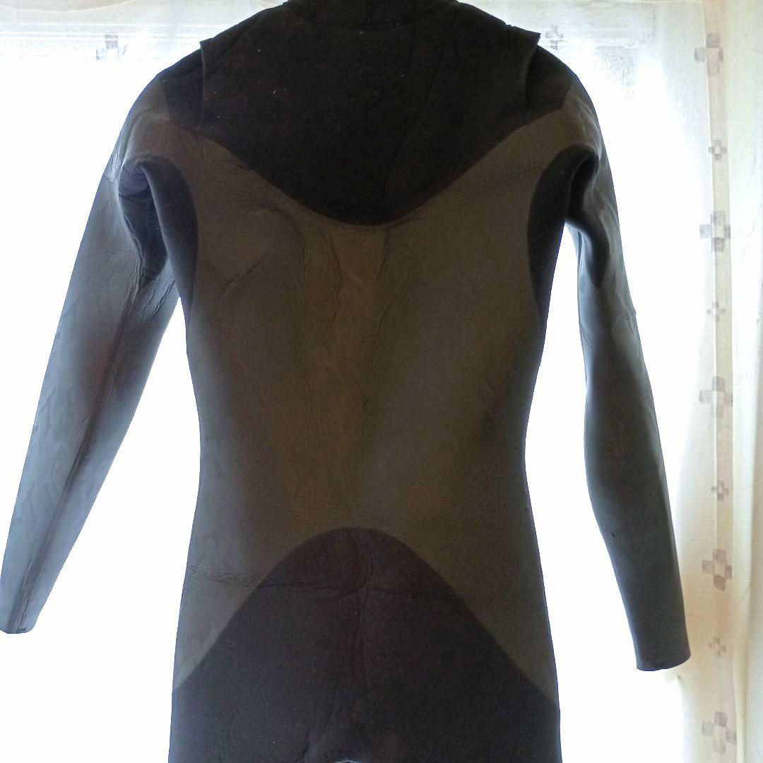 ウェットスーツ、セミドライ 地模様カモ柄、5㎜3㎜ M