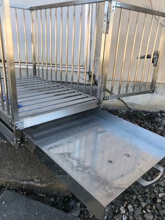 ステンレス鋼製ペットケージ