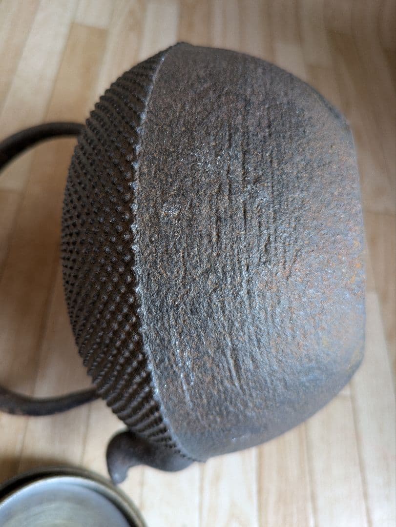 鋳鉄製　鉄瓶　龍文堂造　送料無料