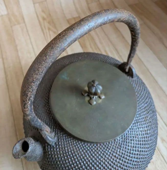 鋳鉄製　鉄瓶　龍文堂造　送料無料