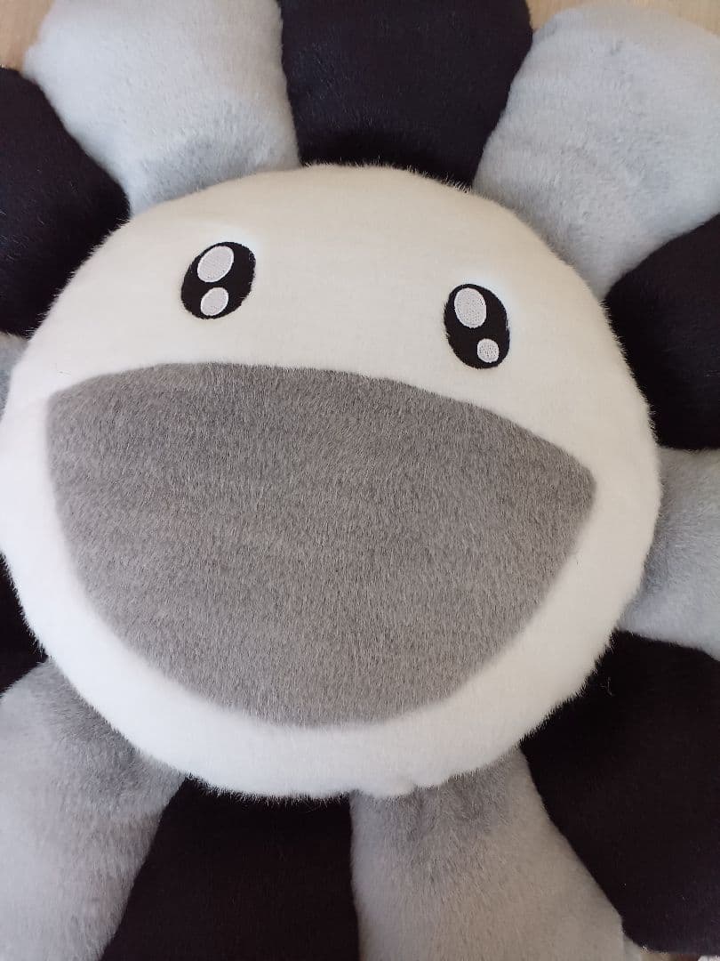 正規品　村上隆　カイカイキキ　フラワークッション　60 未使用品