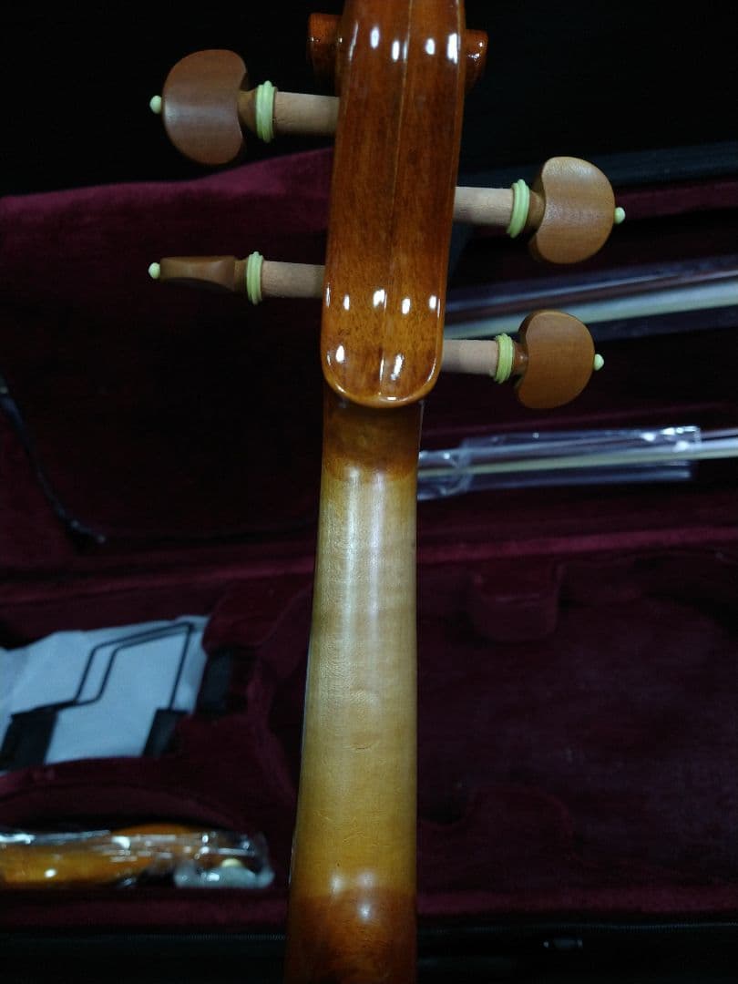 7万円の付属品付き　新品１ピース美しいトラ目メープルバイオリン　4/4サイズ