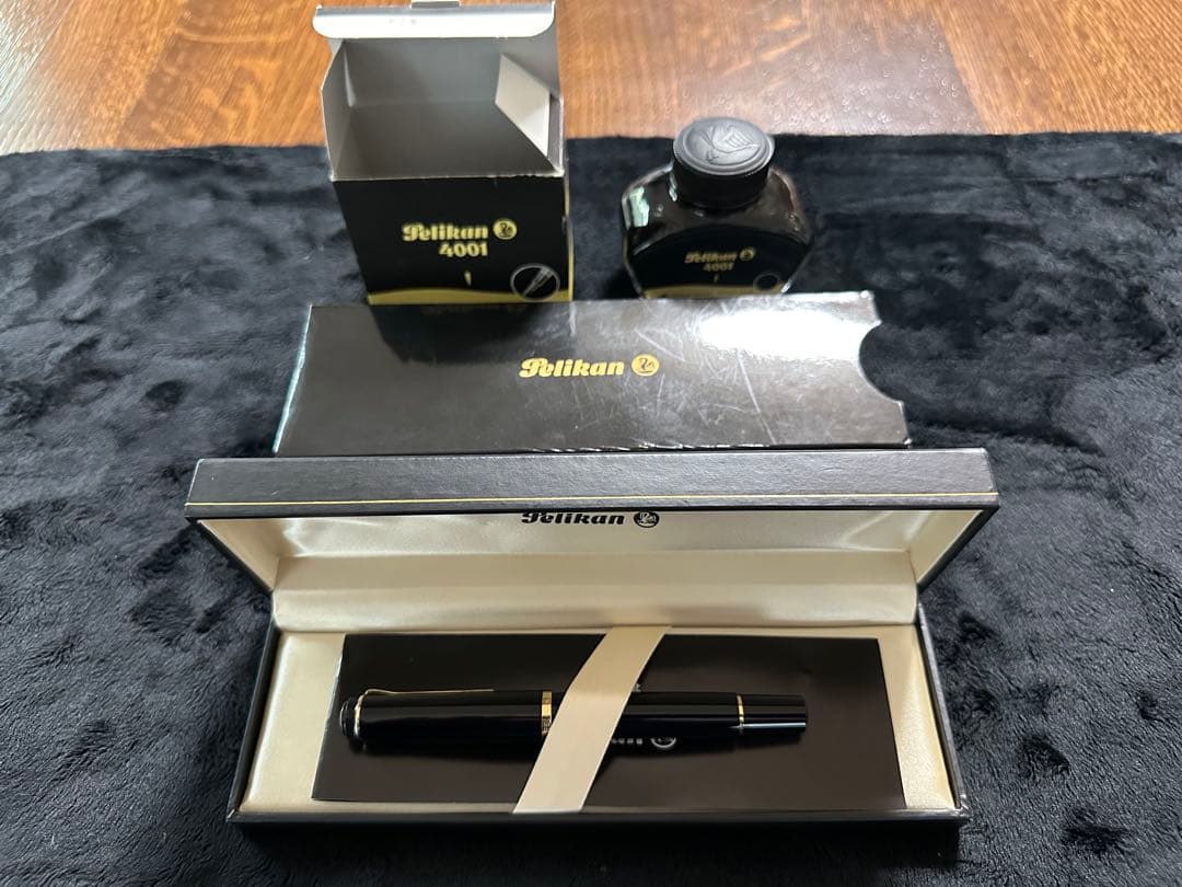 Pelikan 4001 インク瓶と万年筆ケース入りセット