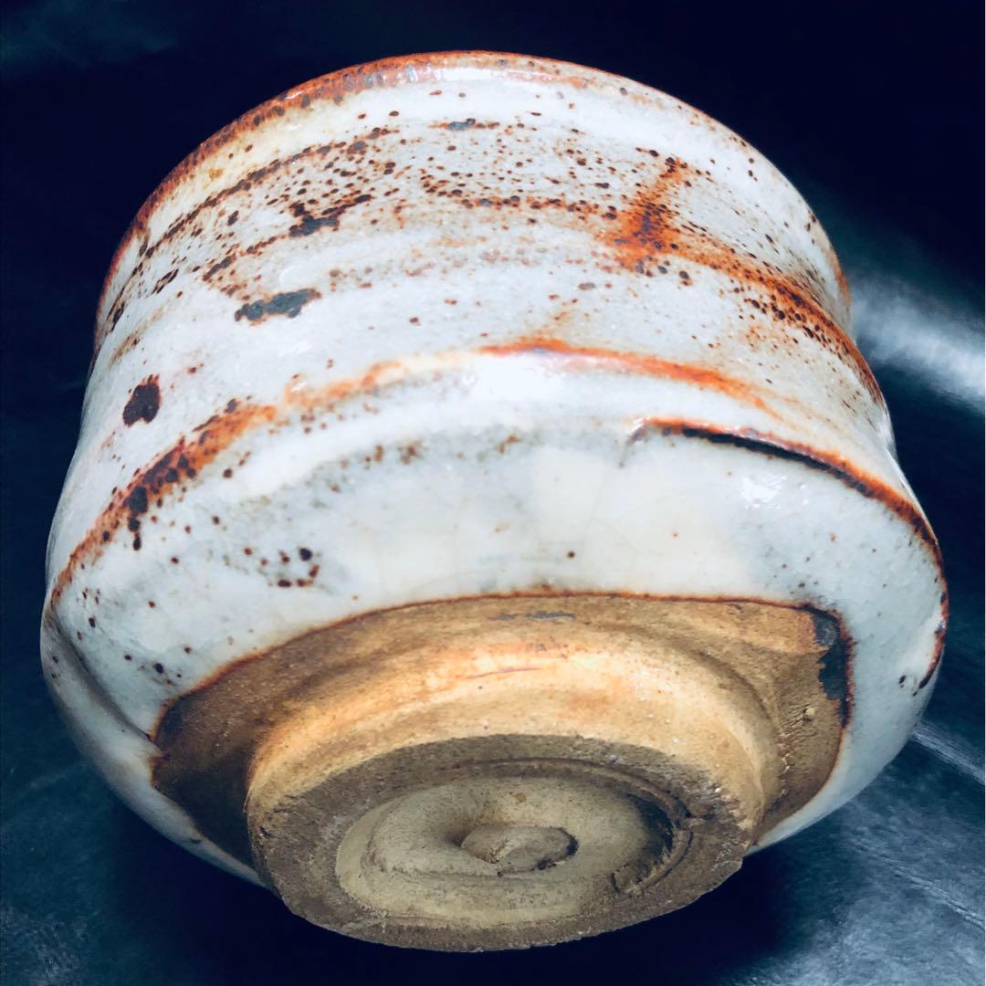 美しい古美術◆蔵から凄みのある古そうな鼠志野焼の抹茶茶碗が出て来ました。茶道具