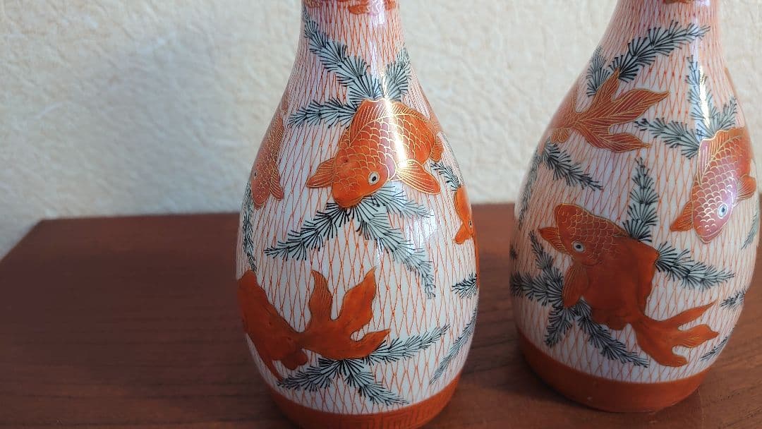 九谷焼 九谷　明治九谷　金魚の図　打出製　赤絵　網目　アンティーク九谷焼　2客