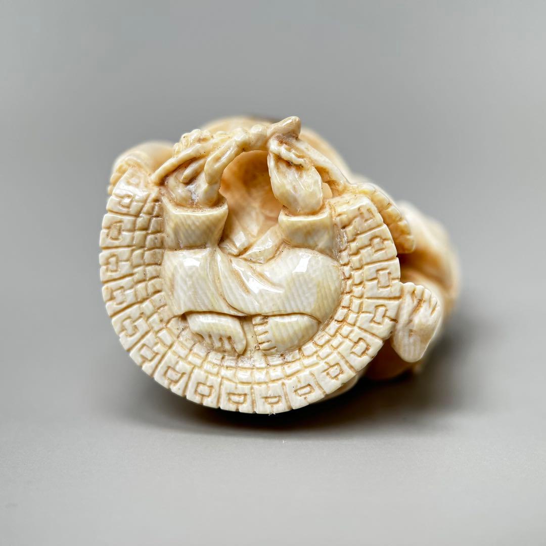 極上　根付　天然素材アンティーク骨董　飾り物古美術置物細密細工