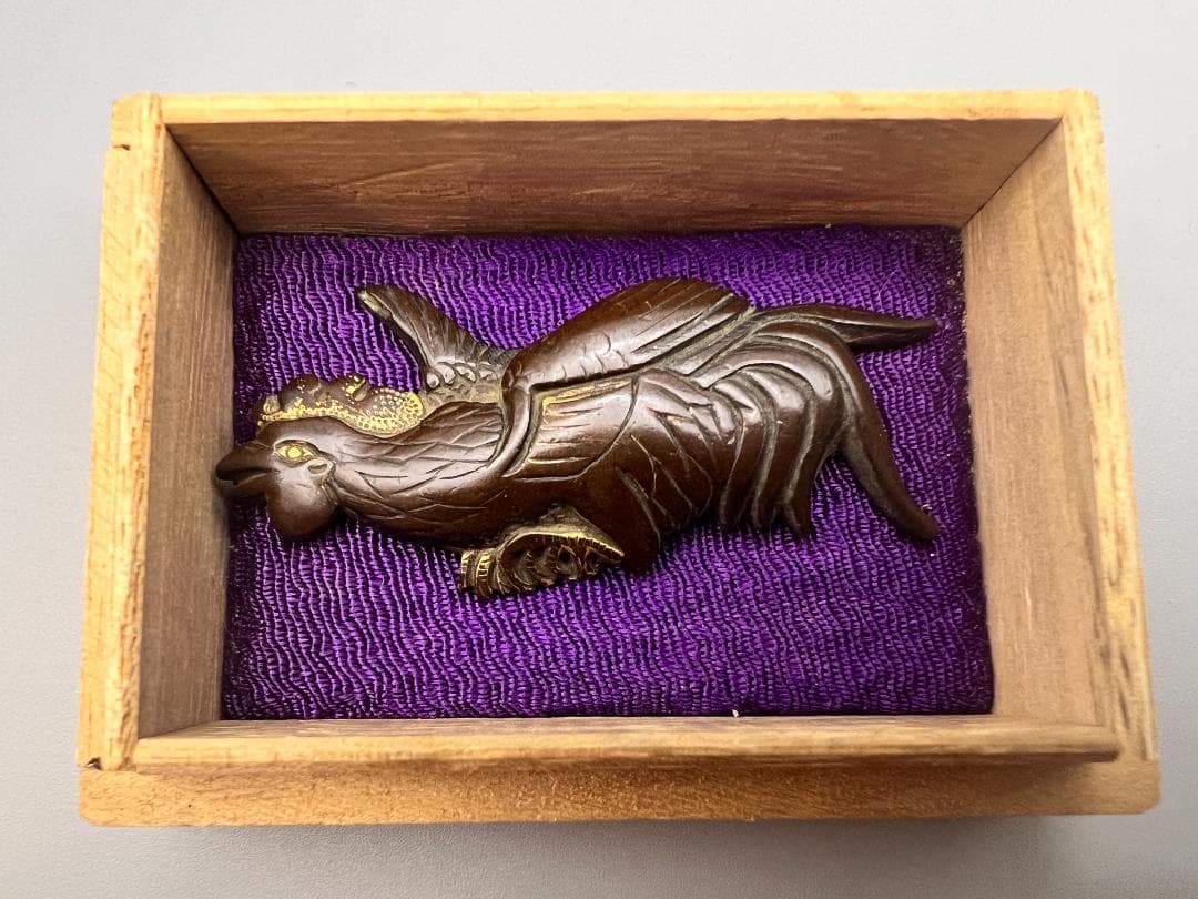 【海】江戸明治期　雄鶏形　ニワトリ　手彫　大目貫　金具　銅製鍍金　骨董品