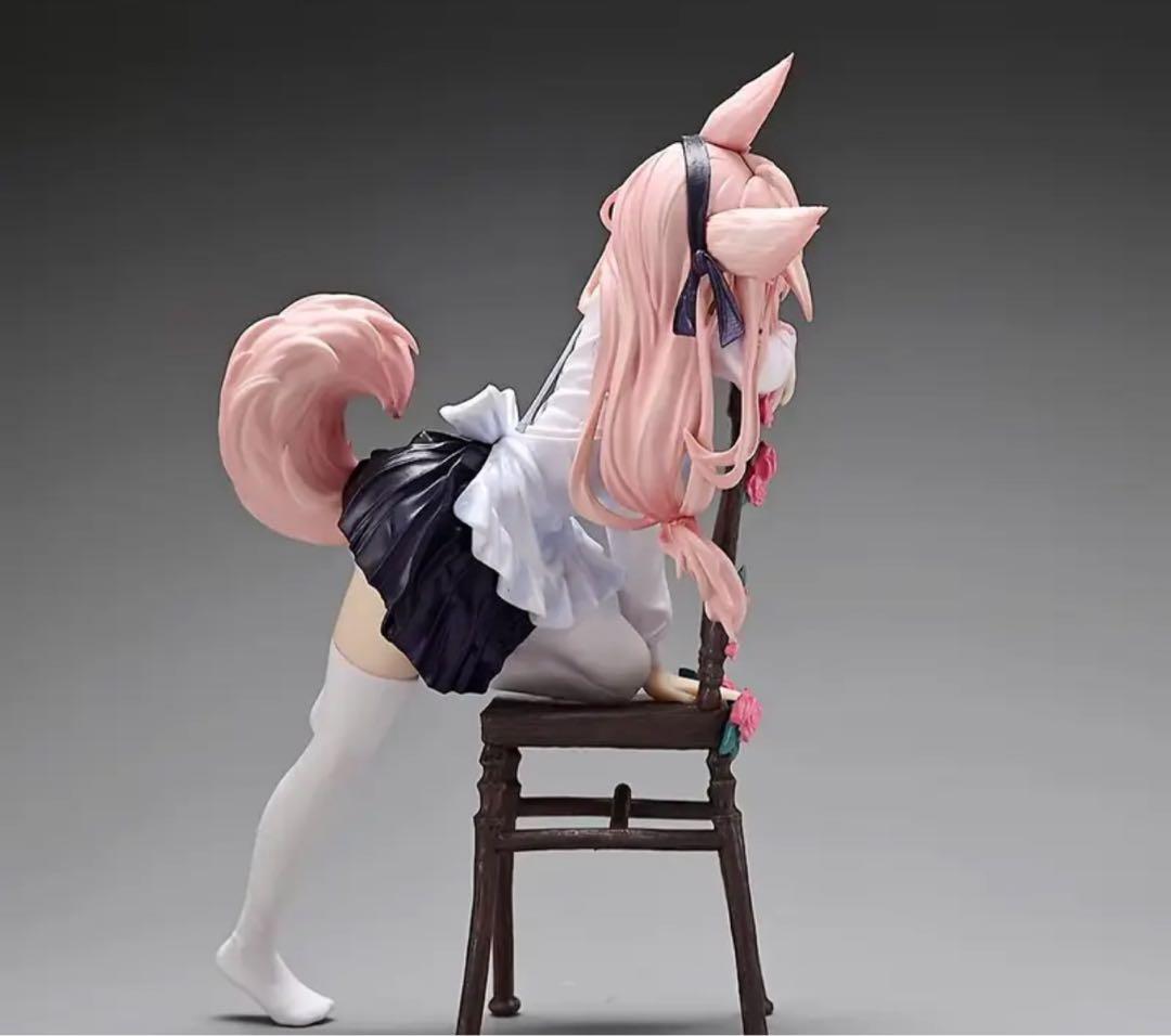 耳と尻尾のあるキャラクター フィギュア 21cm