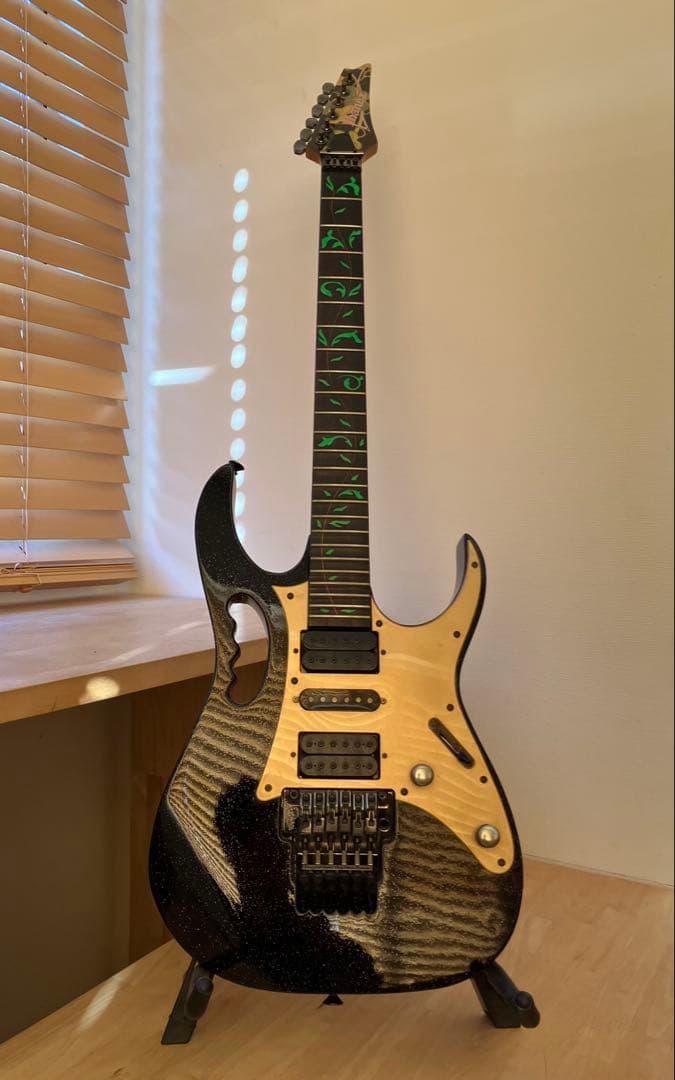【希少】Ibanez JEM77（Steve Vai Signature）