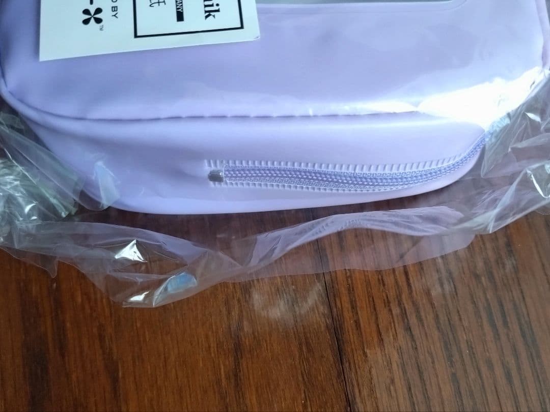 BUMP OF CHICKEN　すみっコぐらし　ぬいぐるみ　アクスタ　ポーチ　鏡