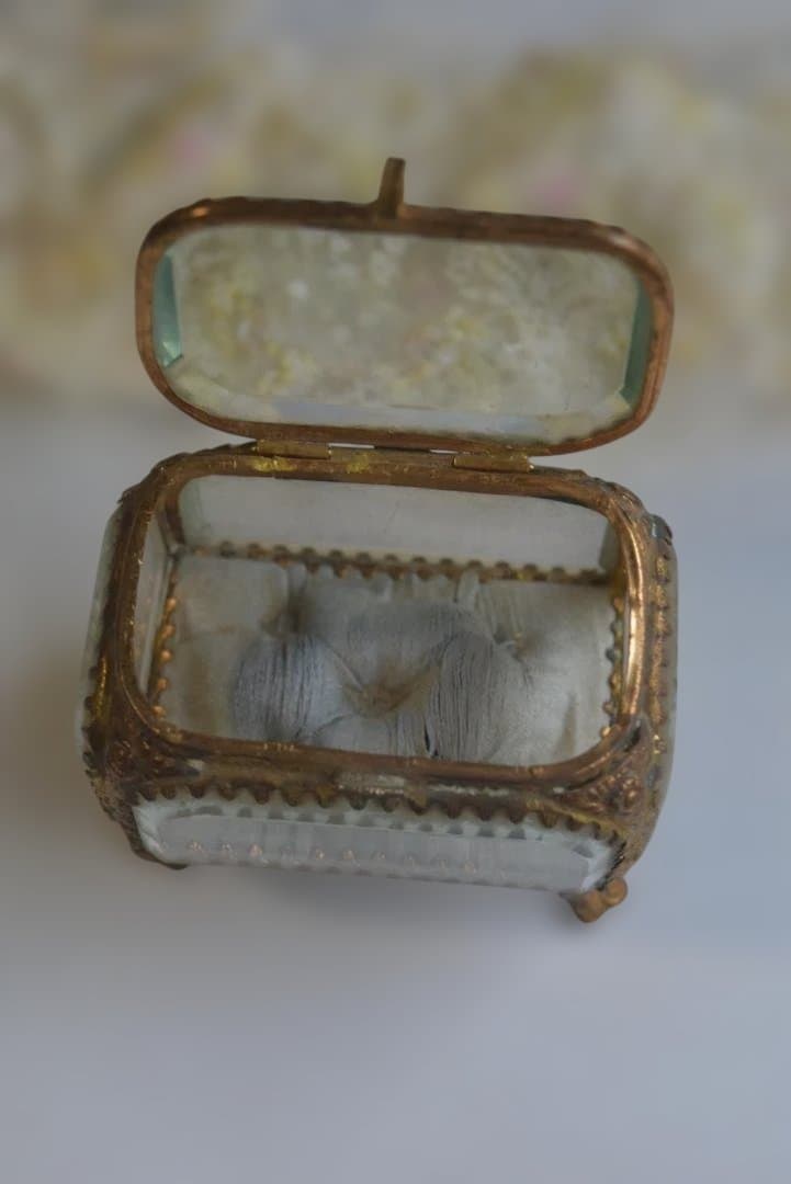 美品　ガラス宝石箱　ジュエリーボックス　　フランスアンティーク　べべルガラス