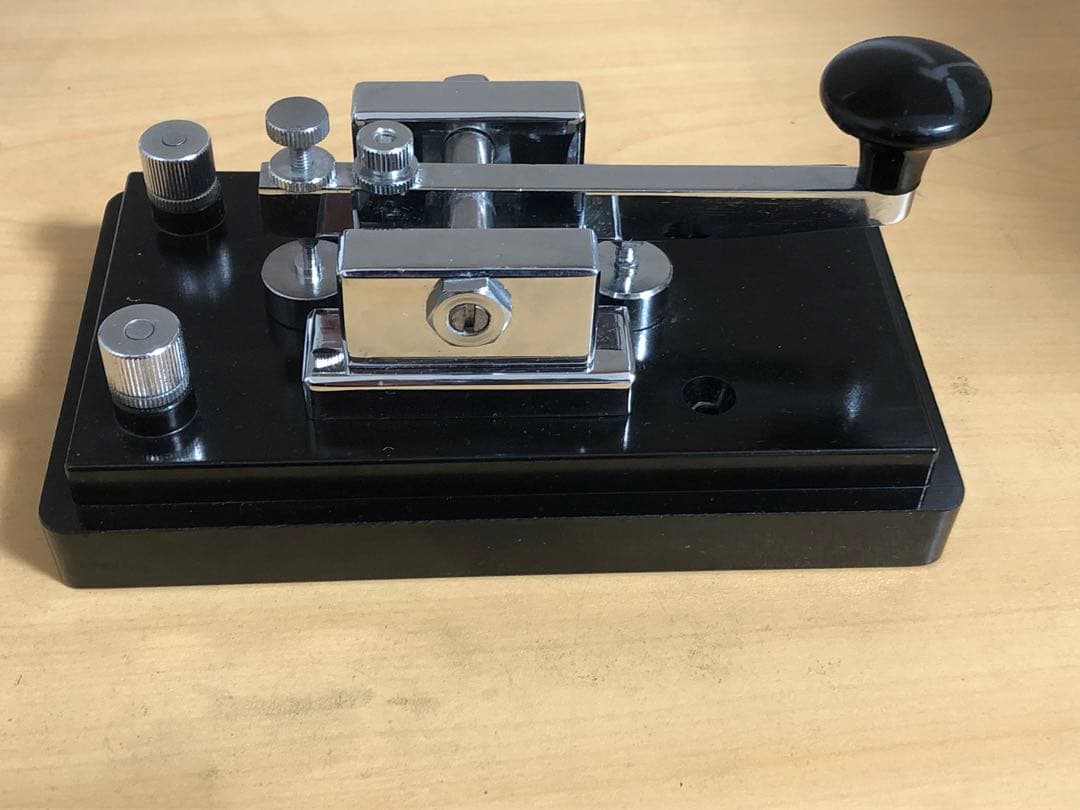 電鍵 モールス信号 アマチュア無線 縦振れ