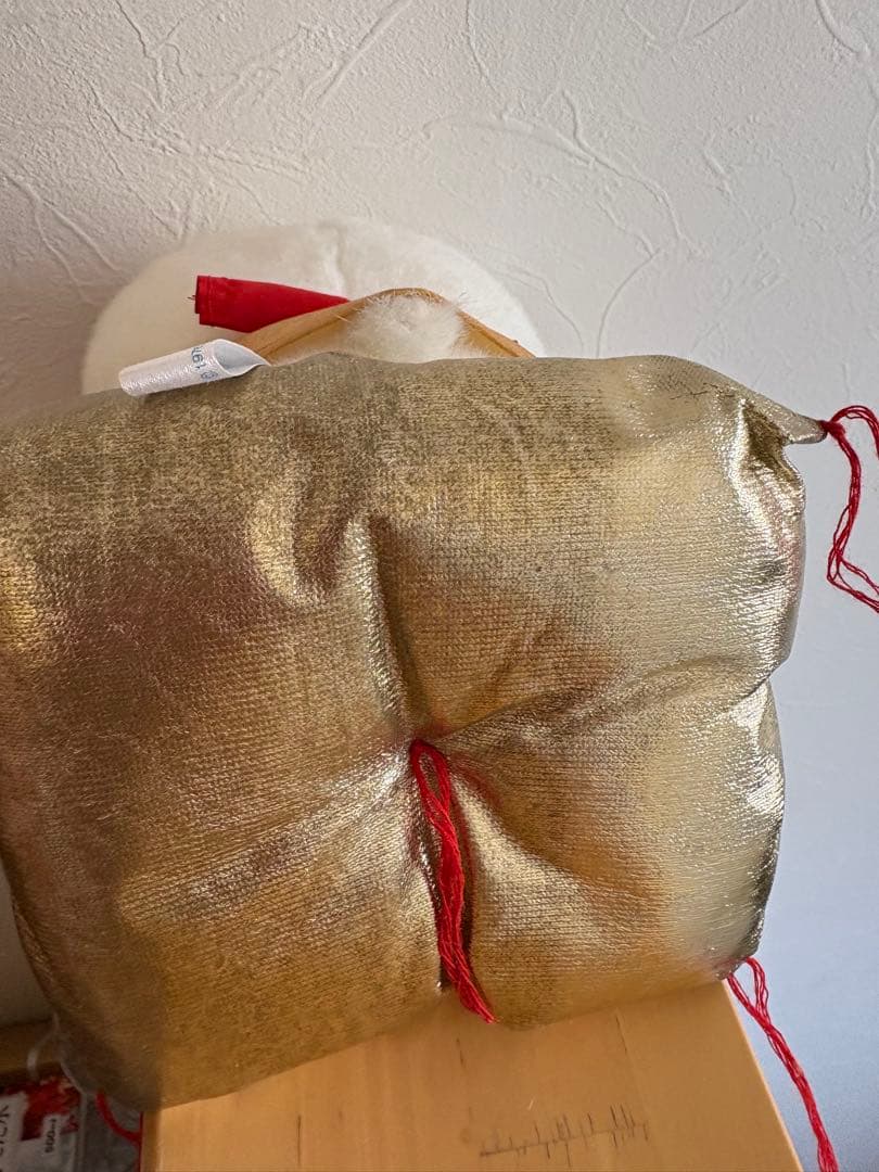 レア！ハローキティ　福まねき・招き猫（金座布団）☆タグ付き☆2000年