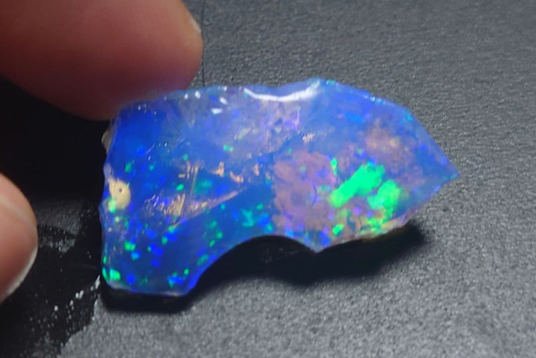 エチオピアウェロ産オパール　星空のような　鉱物標本　原石　チョーク