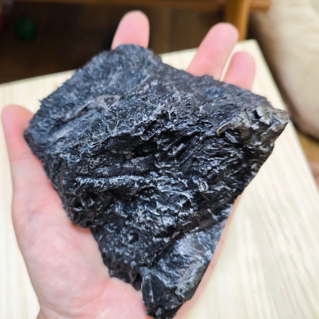 極上 大型 約2kg アルタイ隕石 鉄隕石　パワーストーン　宝石 天然石　隕石