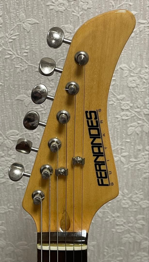 FERNANDES エレキギター ブラック ストラトキャスタータイプ