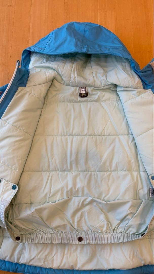 モンベル　mont-bell パウダーステップジャケット　140 水色