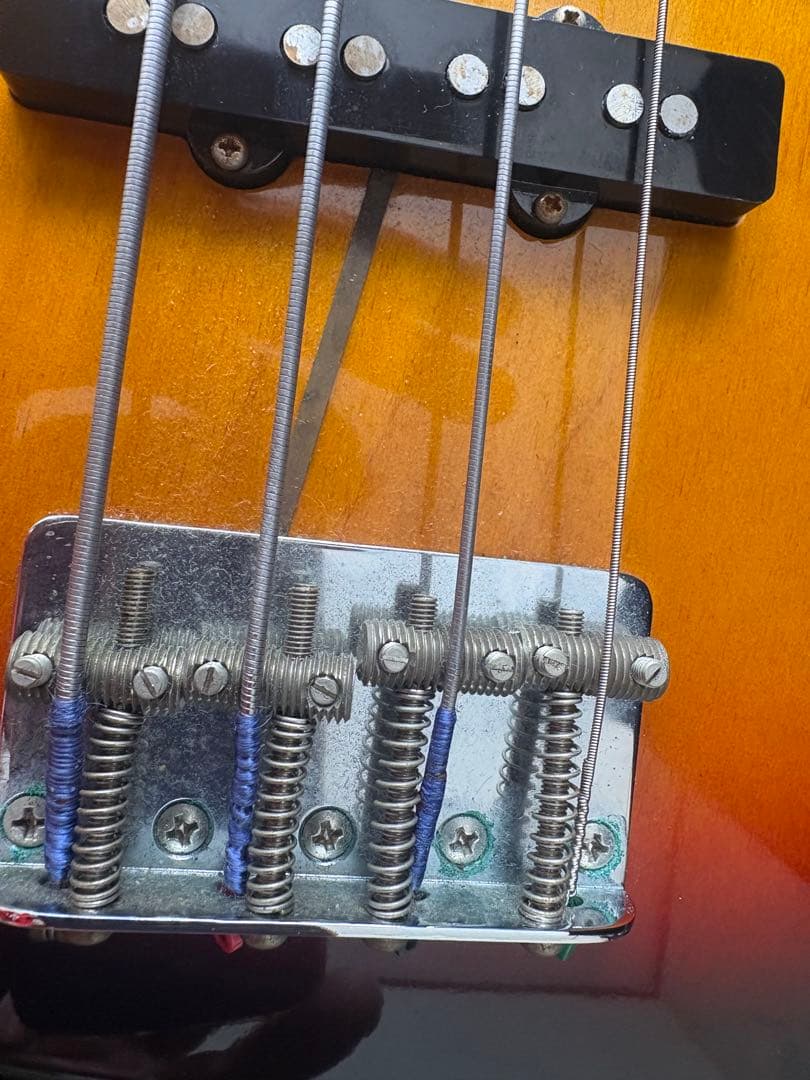 エレキベース サンバースト、べーす