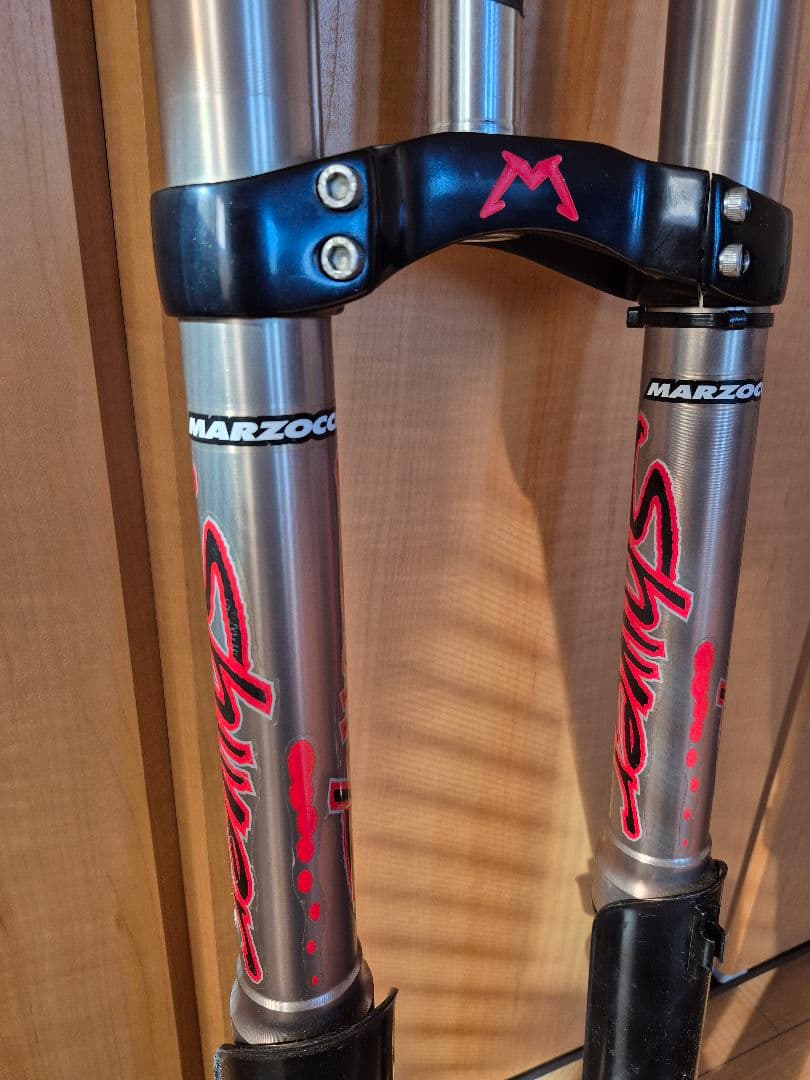 マルゾッキ shiver MTB 用倒立フロントフォーク