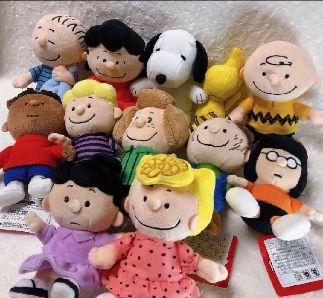 新品　ピーナッツ　スヌーピー　フレンズ　ぬいぐるみ　ソフトビーンドール