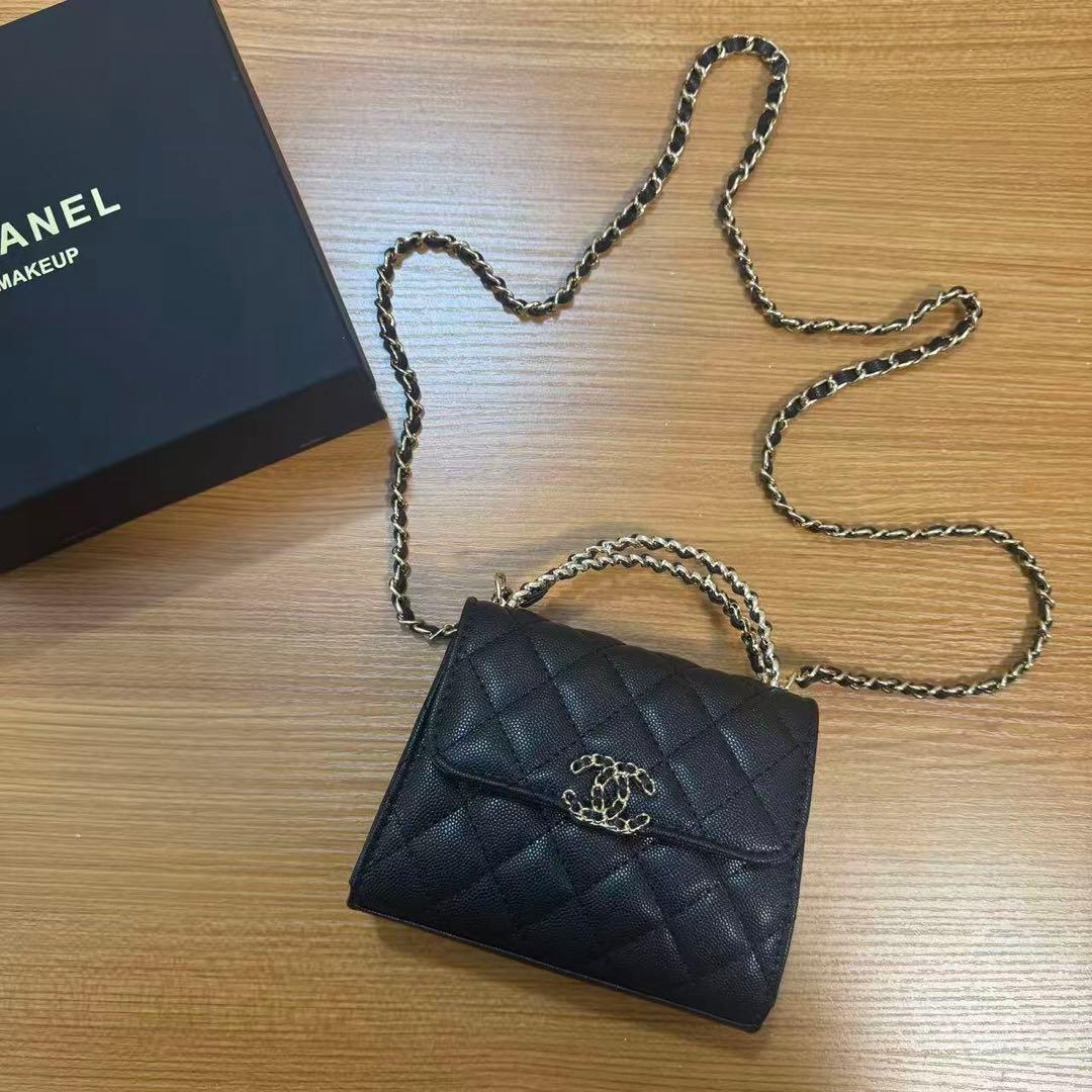 VIP限定 ノベルティ ミニ キャビアスキン ショルダーバッグ ブラック