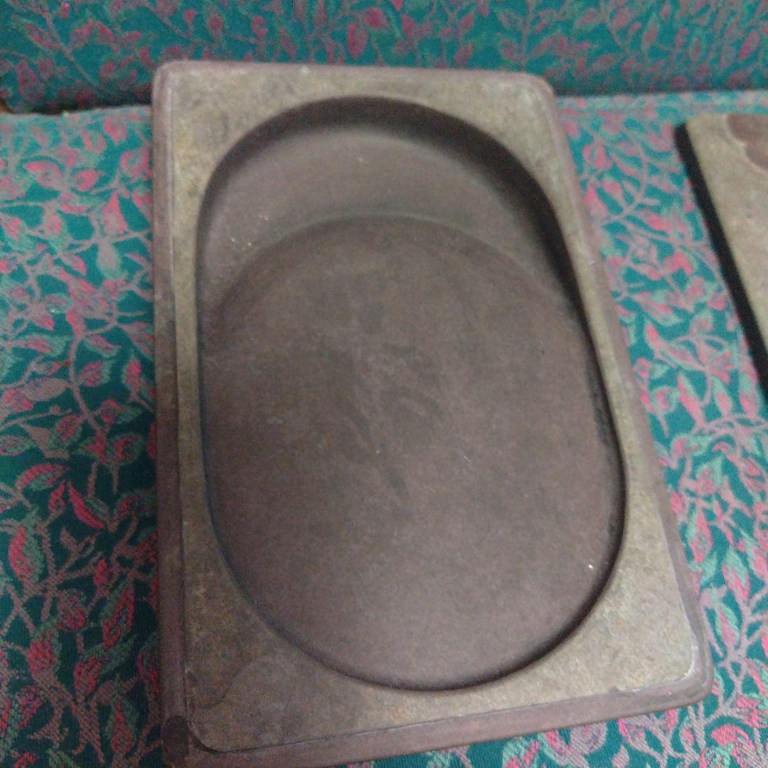 金属製 硯箱 雲と人物の彫刻