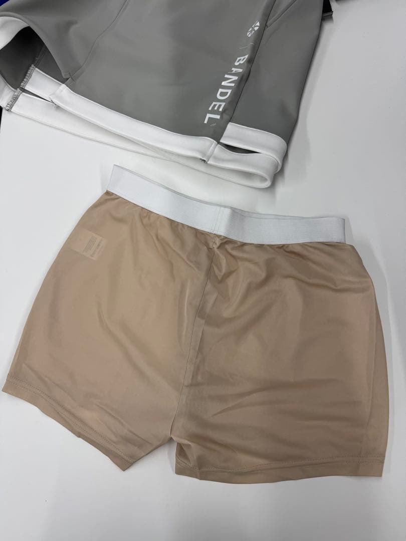 未使用　バンデル　高ストレッチ　スカート　XS