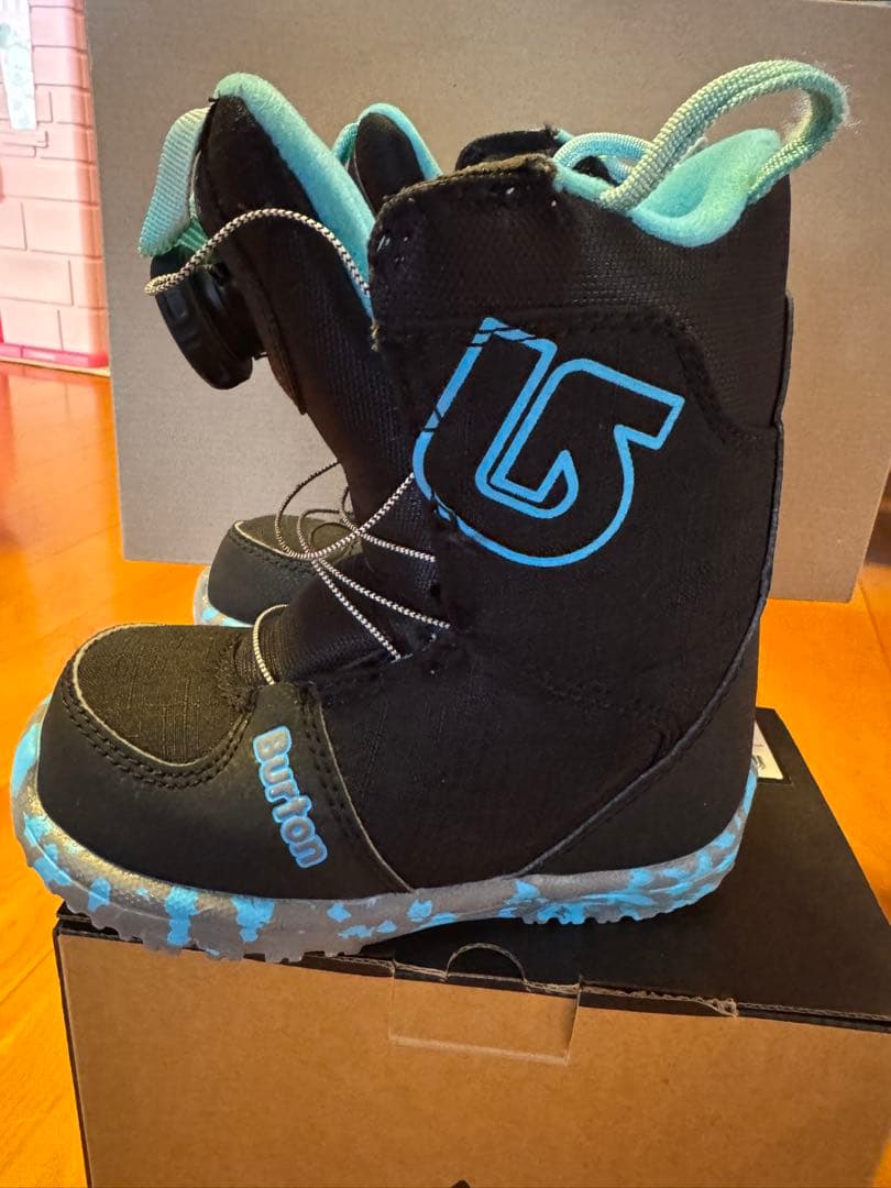 Burton GROM BOA18.5センチ　のブーツです。