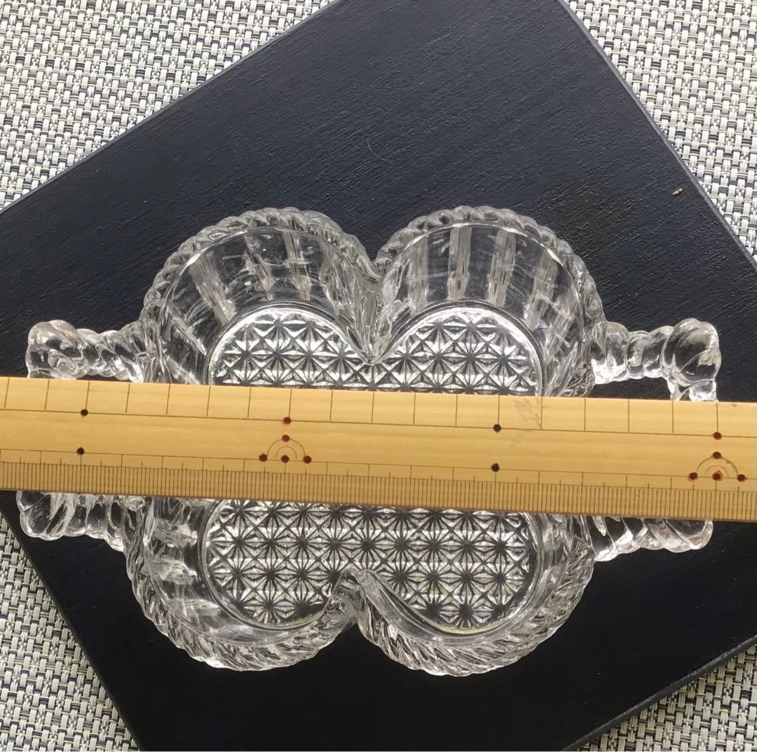 イギリスアンティーク、型押しガラスの変形鉢