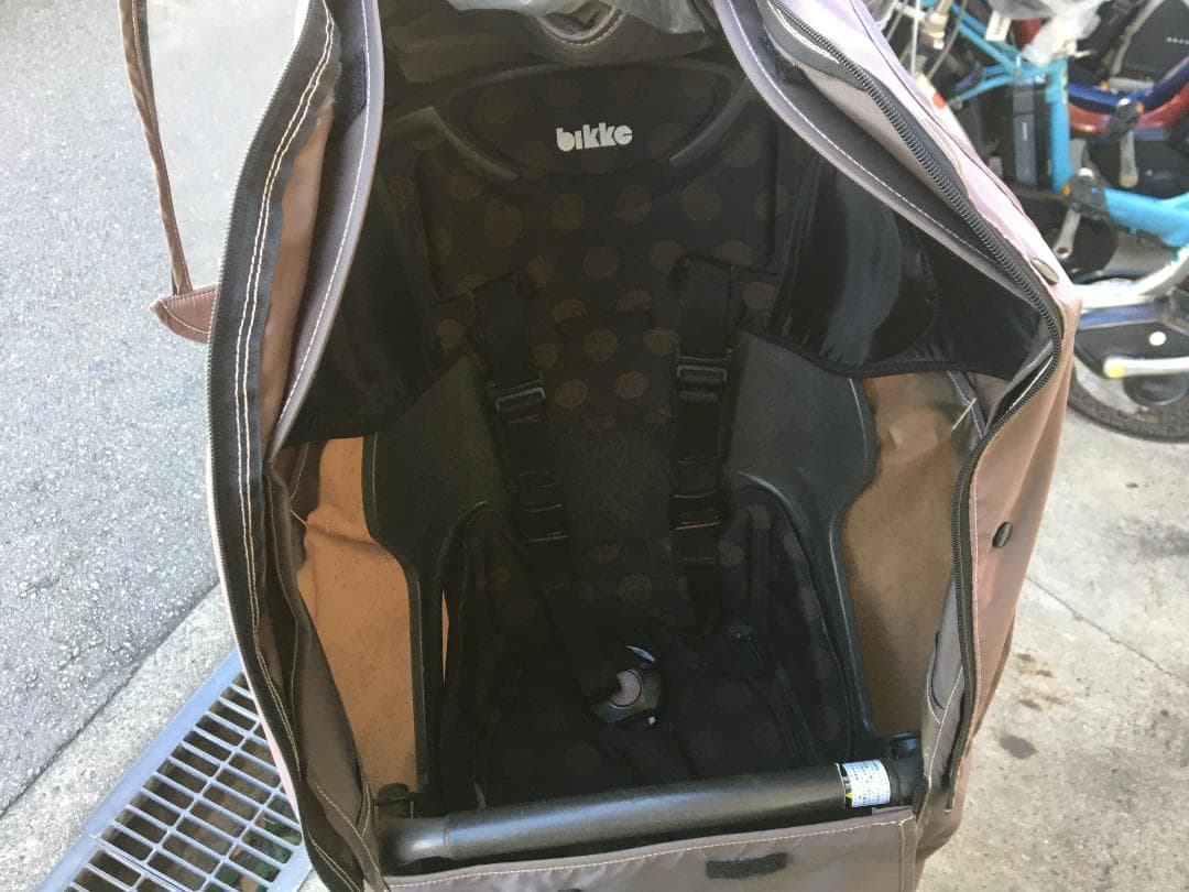 地域限定送料無料　ビッケ　グリ　回生充電　子供乗せ　黒系　神戸市　電動自転車