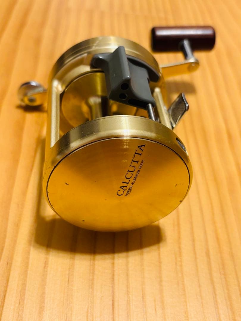 (中古品)シマノ　カルカッタ(CALCUTTA)小船1000 リール