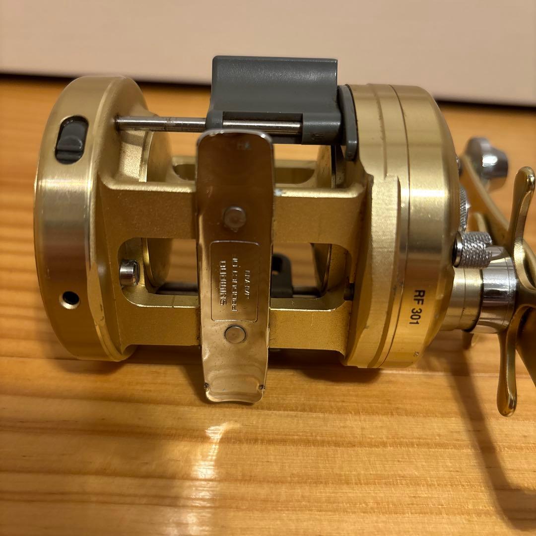 (中古品)シマノ　カルカッタ(CALCUTTA)小船1000 リール