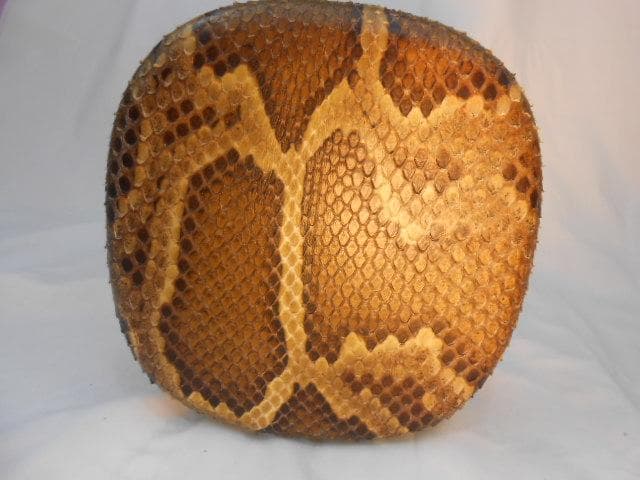 新品未使用H1現品販売(送料無料)16.980円　沖縄三線専用　蛇皮強化チーガ