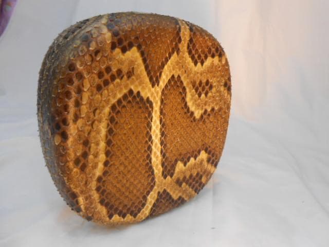 新品未使用H1現品販売(送料無料)16.980円　沖縄三線専用　蛇皮強化チーガ