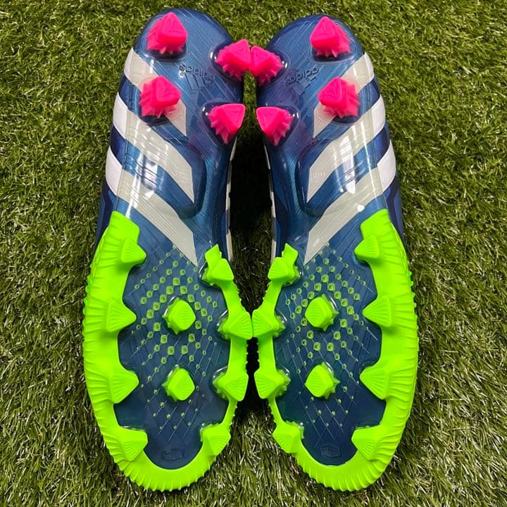 サッカースパイク アディダス プレデター インスティンクト ジャパン HG