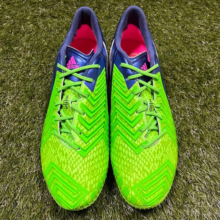 サッカースパイク アディダス プレデター インスティンクト ジャパン HG