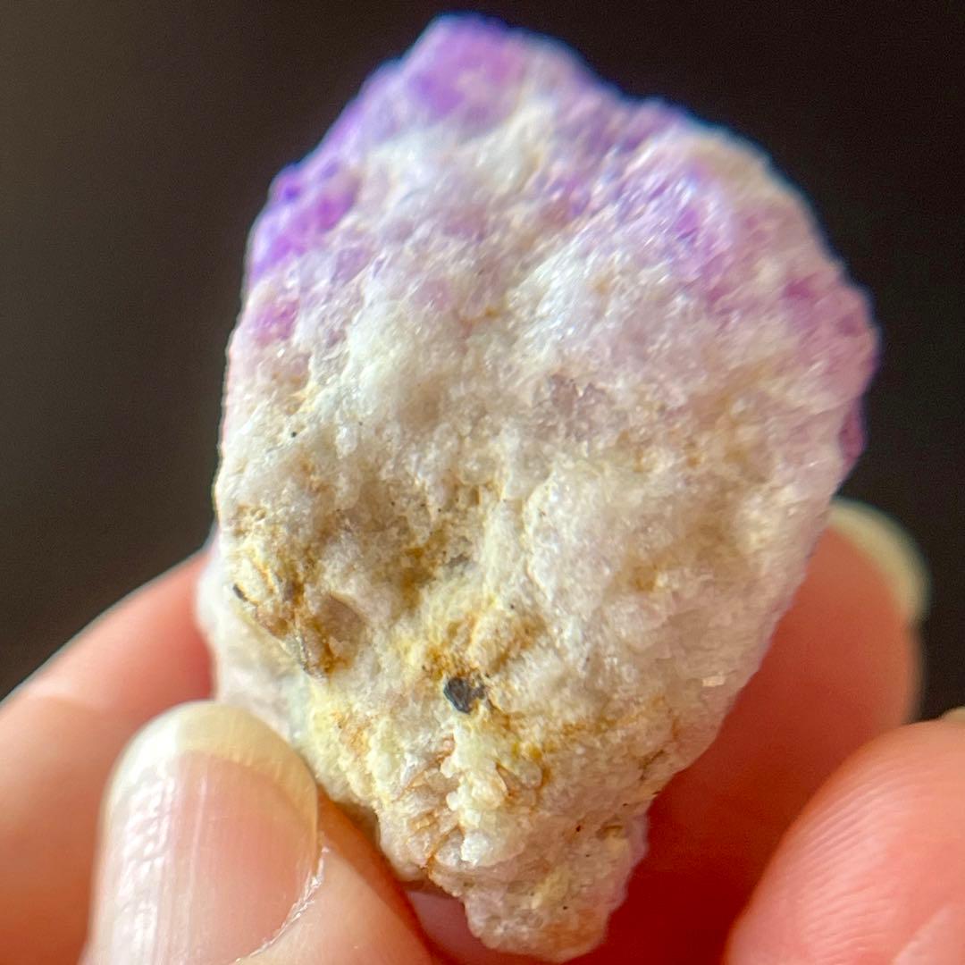 レア ハックマナイト 特大 105.45ct 未処理 蛍光 原石 天然石 鉱物