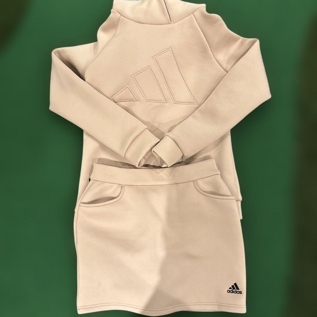 アディダス　ダンボールニット　フーディー&スカート