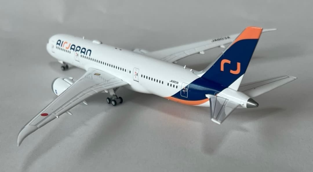 航空機・ヘリコプター Air Japan B787-8 JA803A