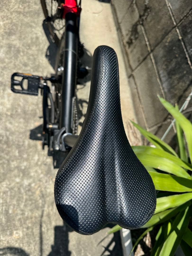 折りたたみ自転車　オシャレ　可愛い　ブラック　赤