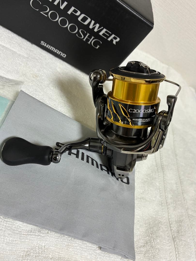 20ツインパワー c2000shg シマノ中古リール