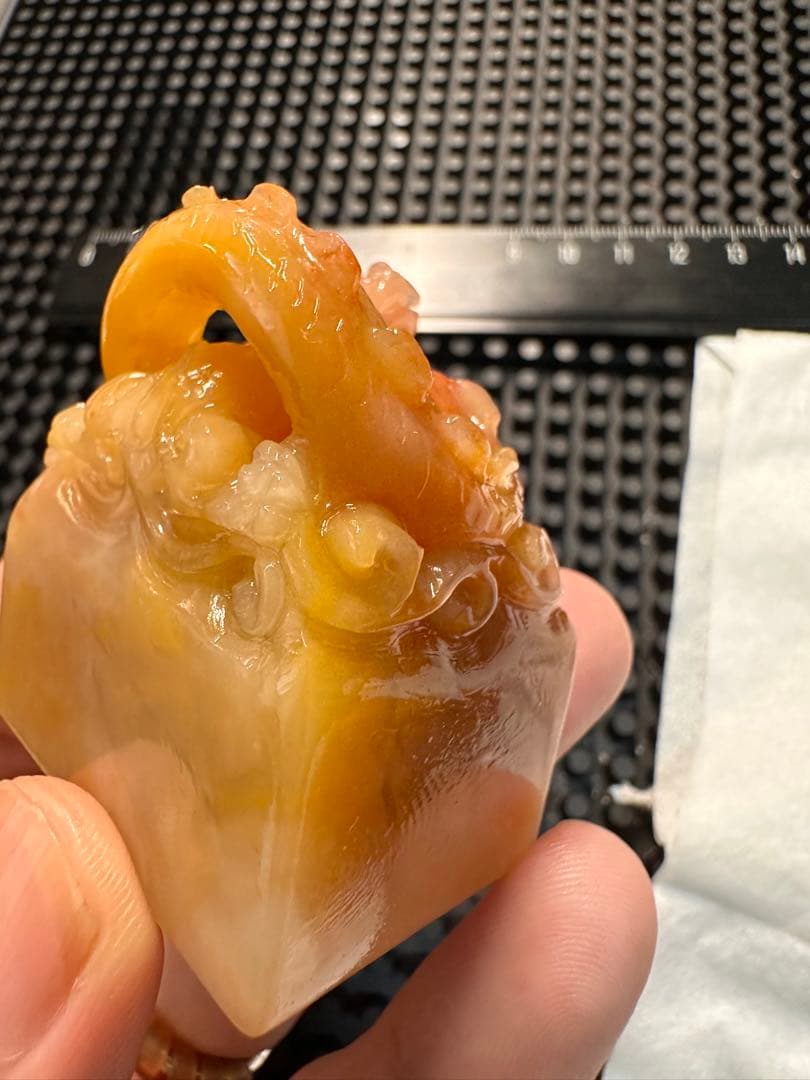 ラオス石　螭虎穿環　桃花凍　田黄　高級印材　箱付き　書道　篆刻　落款　雅号