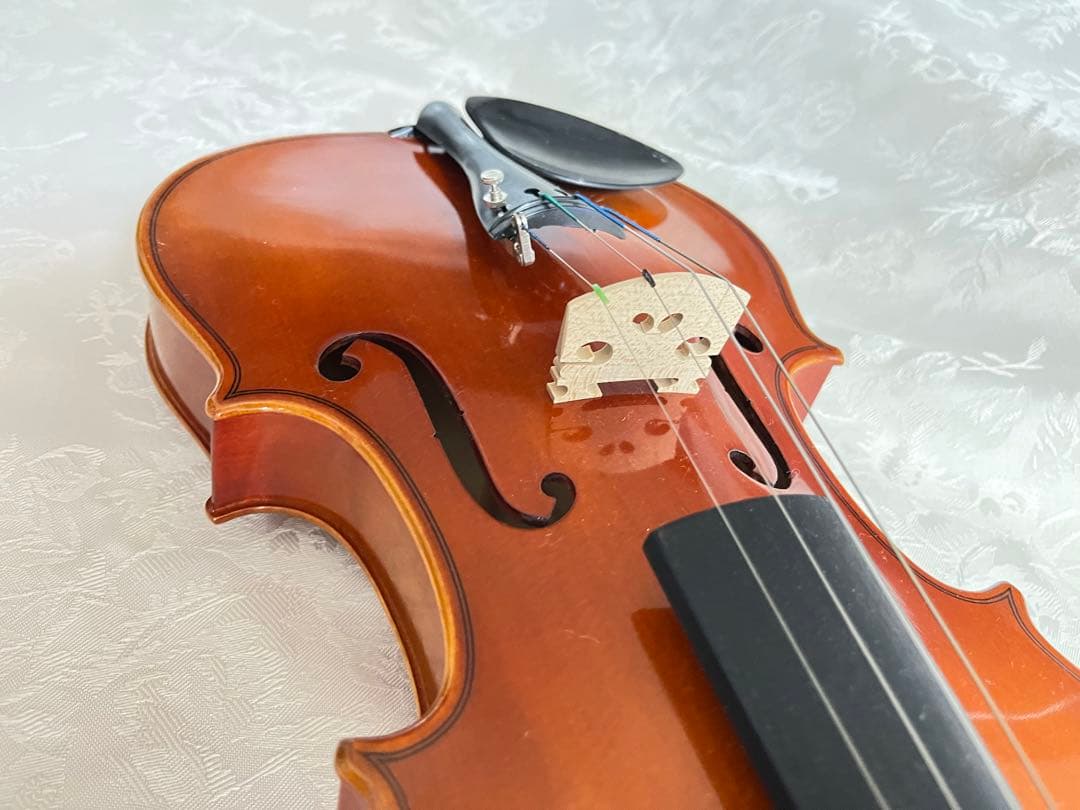 バイオリン　スズキ　SUZUKI 鈴木　楽器を守る丈夫なハードケース付き