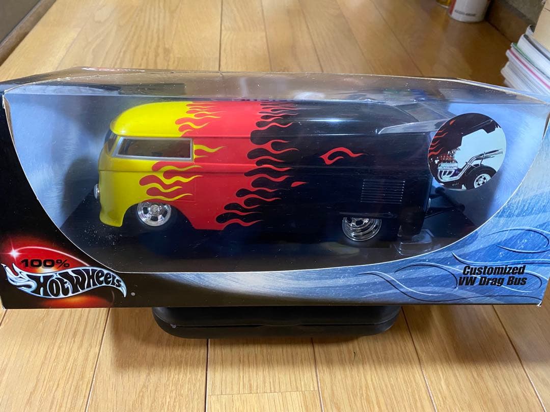 100%ホットウィール　ワーゲンバス　ドラックマシン