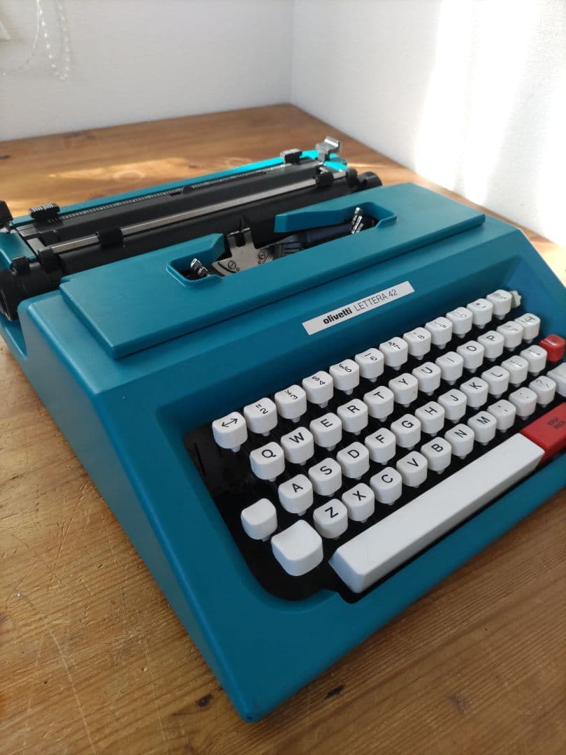 Olivetti Lettera 42 タイプライター