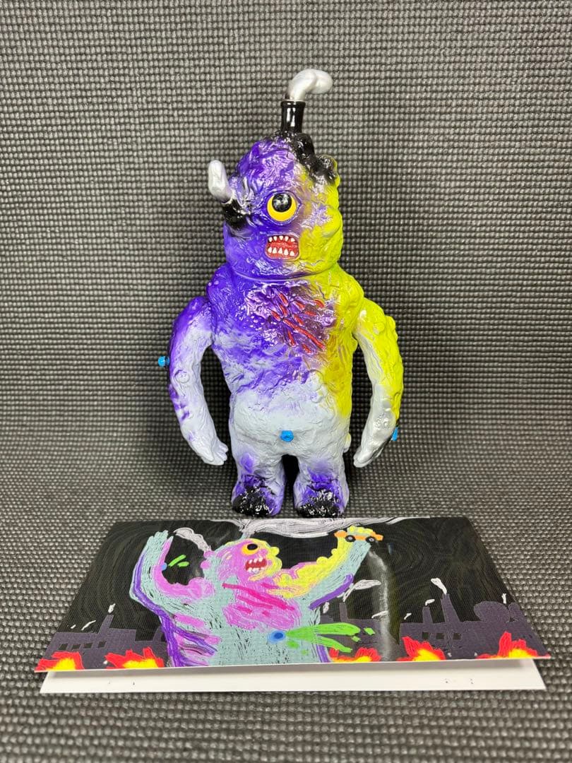 a.a.a. vinyl toys 公害巨人 1期