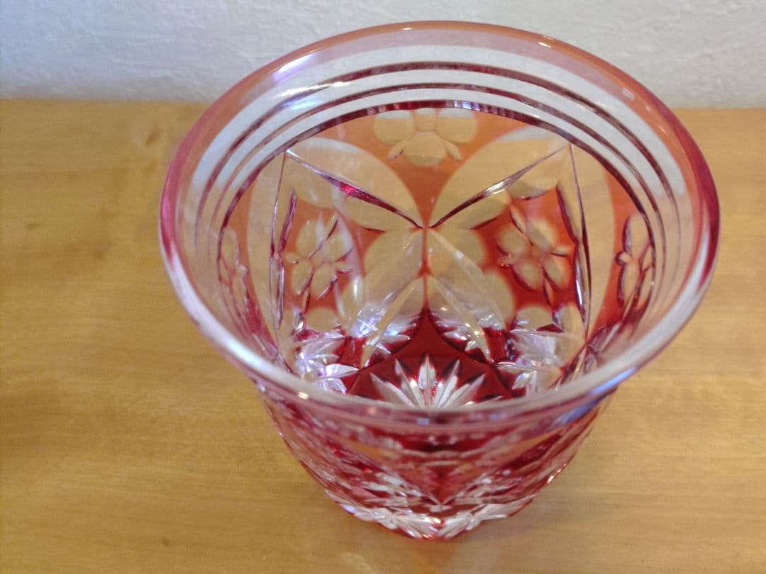 【江戸切子】七宝四花菱文様 ぐい呑 ペア 金赤・瑠璃「硝子工房 彩鳳」木箱入り