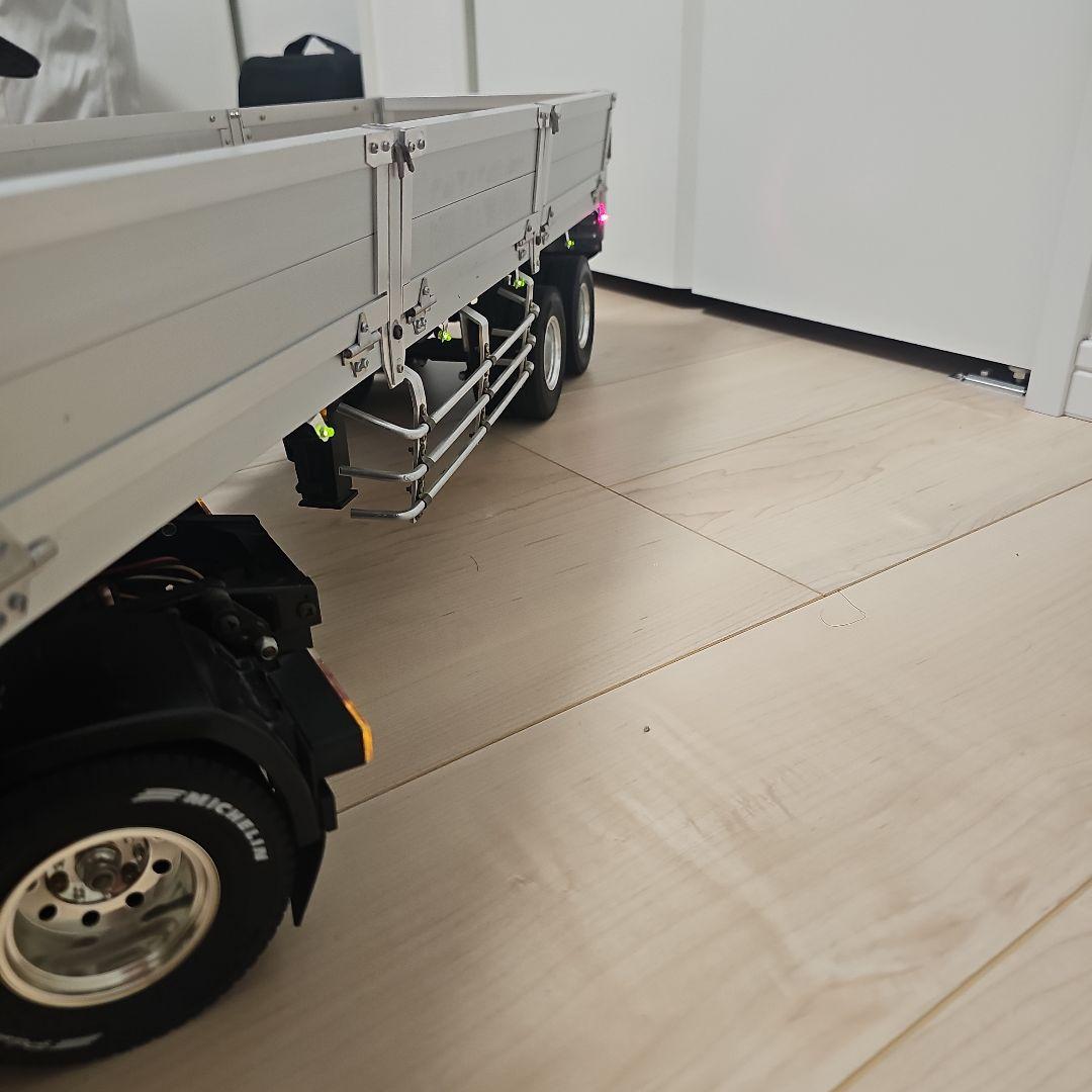 Volvo Globetrotter FH12 平ボディートレーラー　プロポ付き